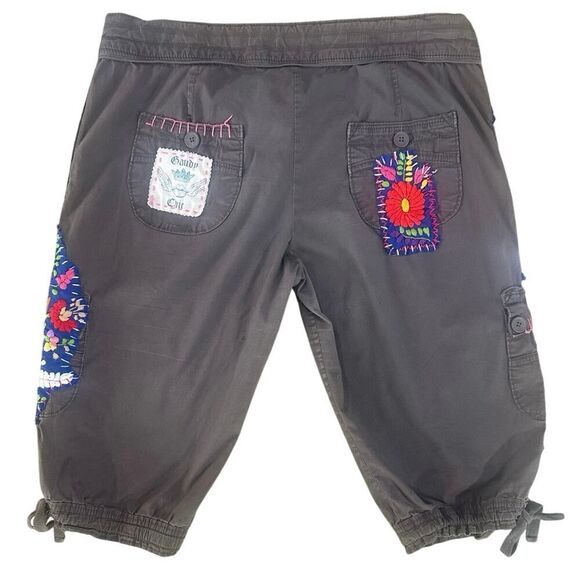 Upcycled Embroidered Patchwork Cargo Shorts BOHO Art Deco Gaudy Chic Women SZ 11 - Picture 3 of 15